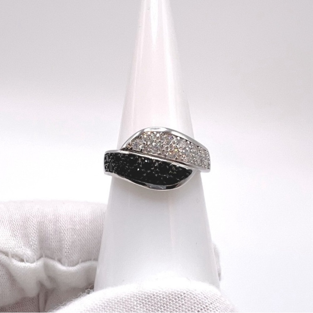 .925 Sterling Silver Black & Clear Cz Ring